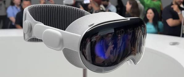 苹果Vision Pro跻身VR/MR头戴设备前三，引领IT技术新潮流